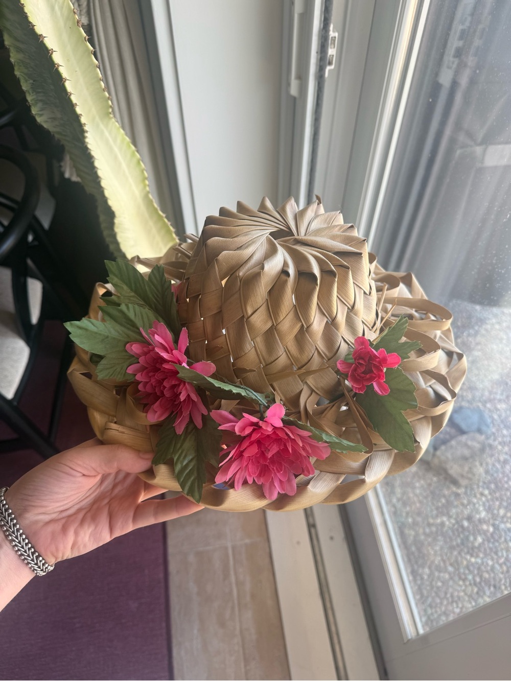 Vintage Handwoven Pāpale Niu – Authentic Hawaiian Palm Frond Flower Sun Hat
